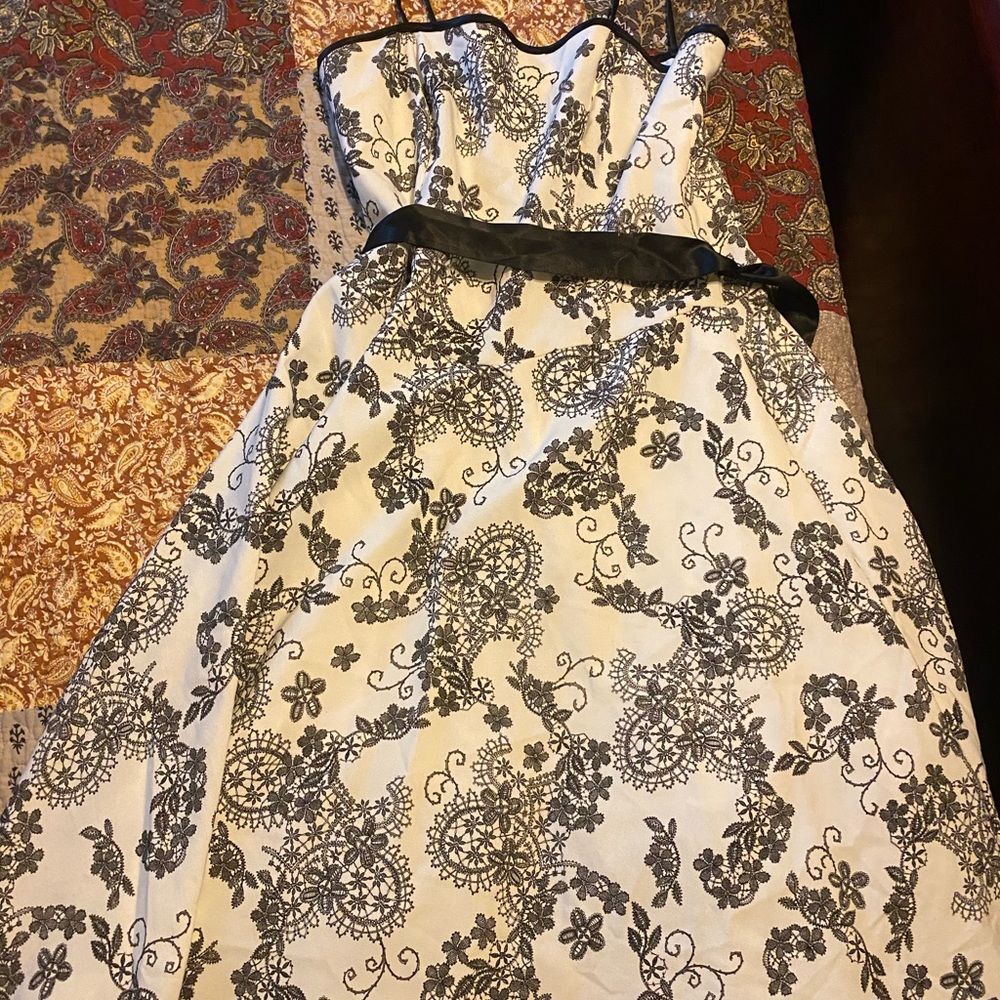 Dressbarn White and Black cocktail dress
